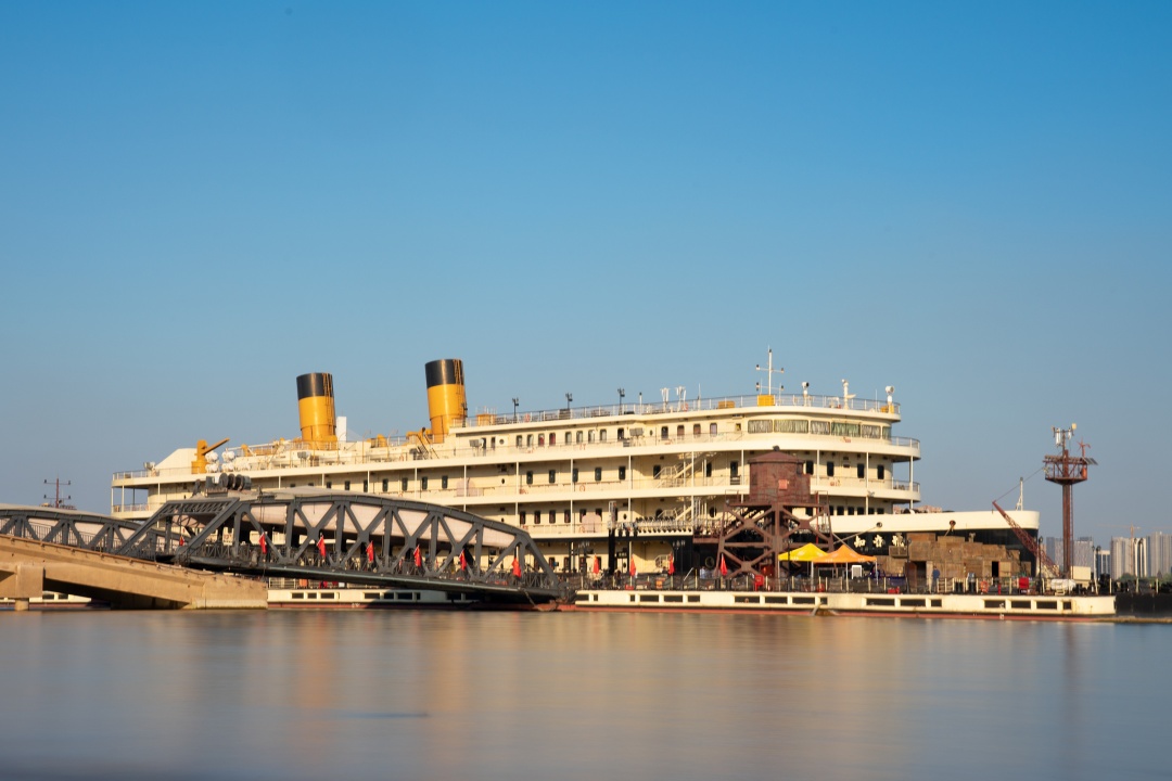 14-Day China Signature Tour, Beijing + Xi'an + Yangtze Cruise + Guilin + Shanghai