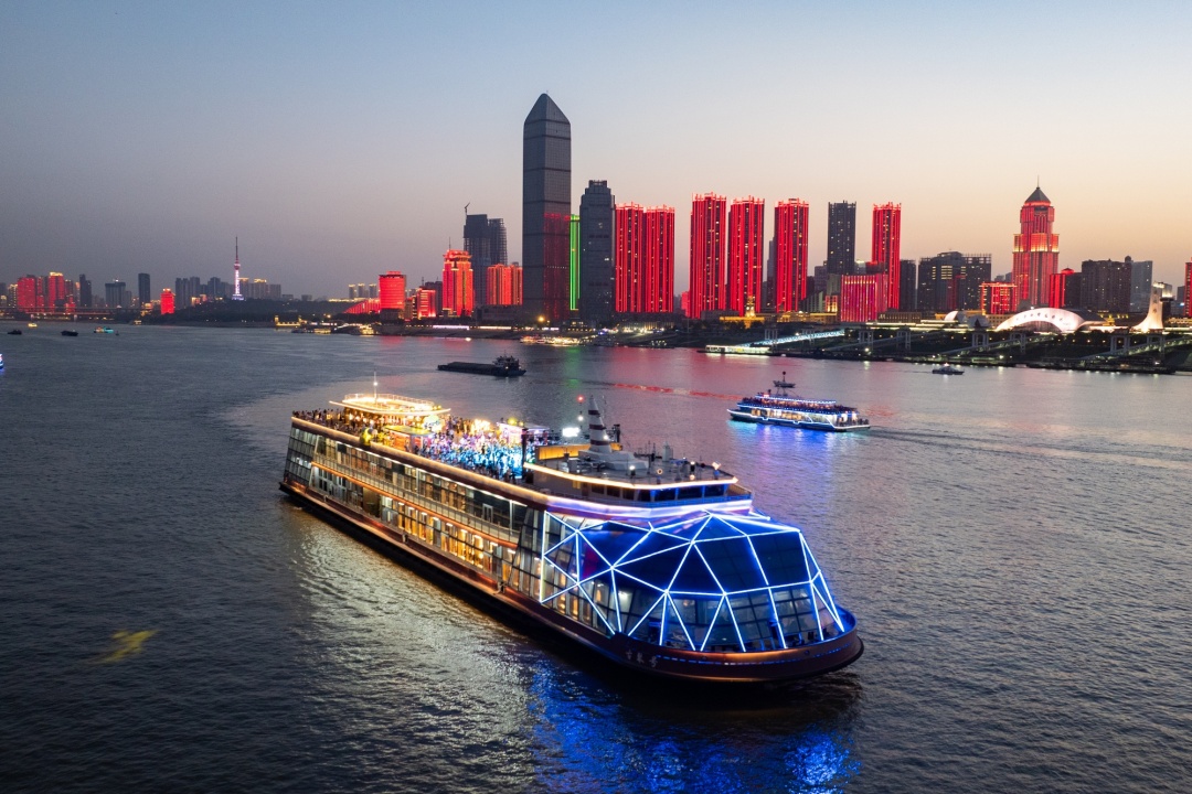 5-Day Yangtze River Cruise from Yichang to Chongqing (Upstream)