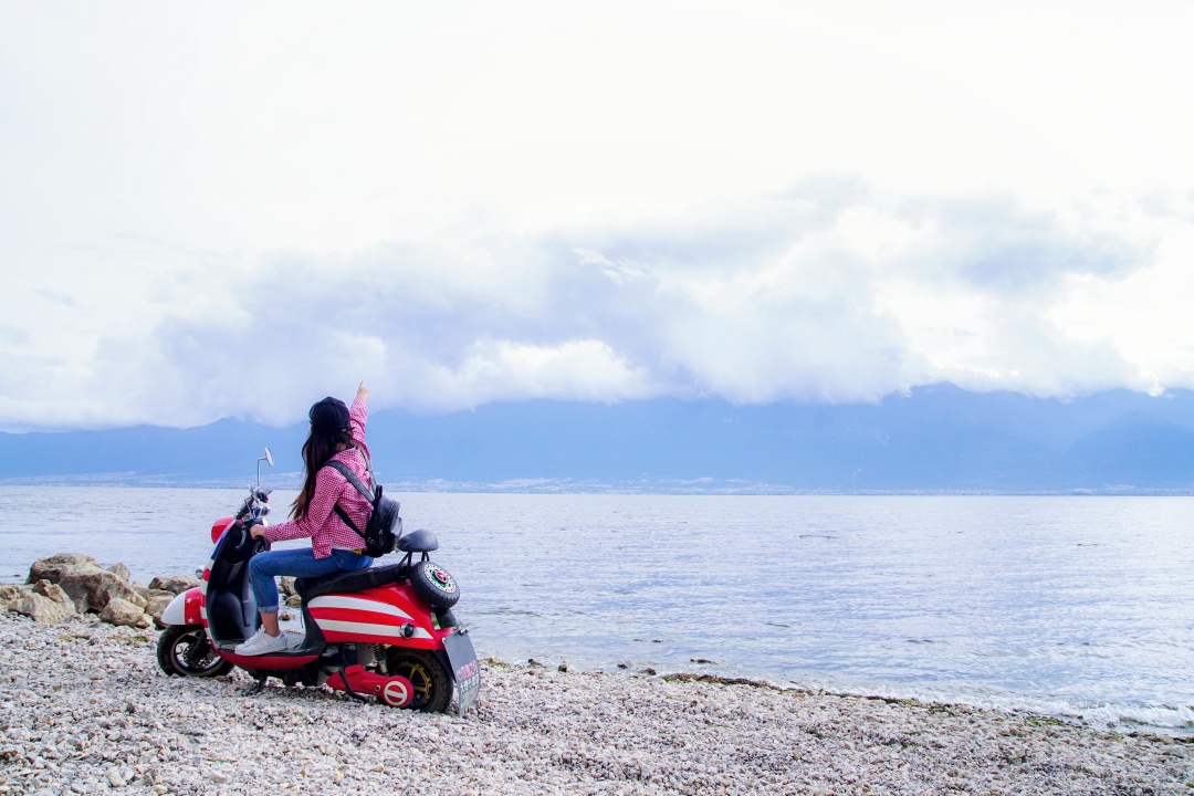 Erhai Lake Scenic Ride Along the Ecological Corridor