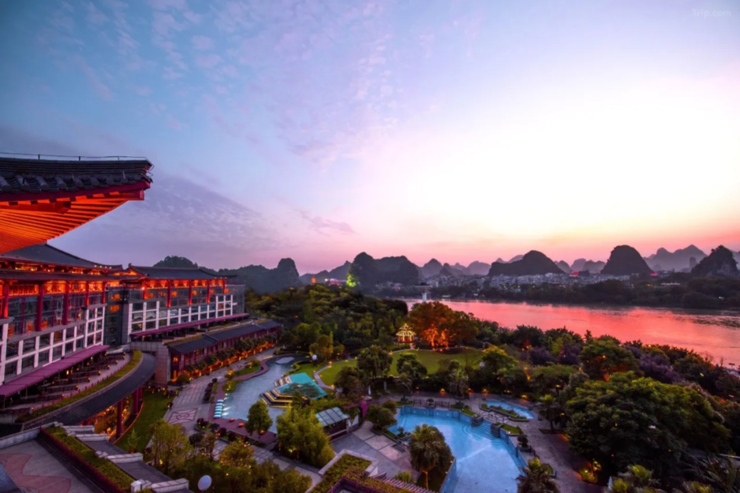 Guilin Hotels: Enjoy Your Stay with Scenery Surrounded